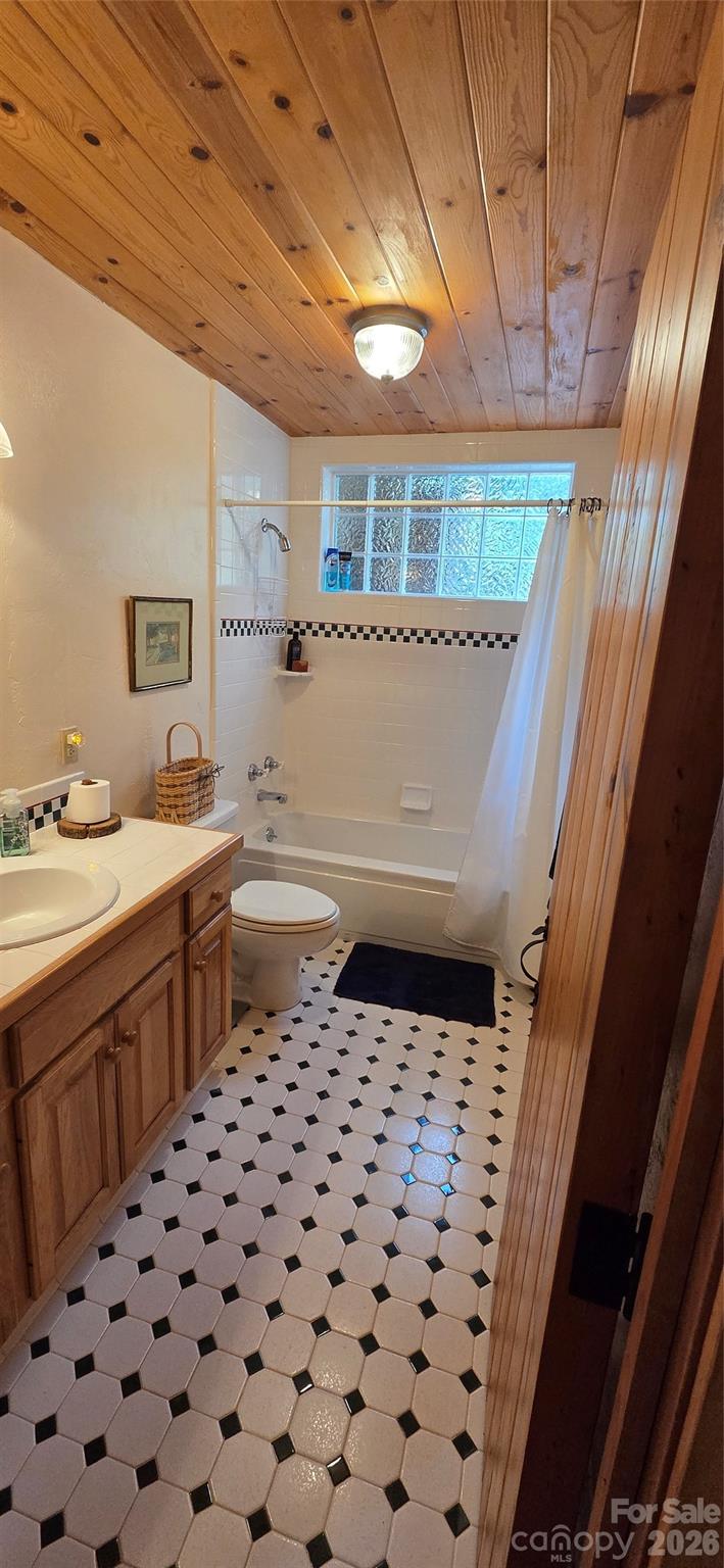 165 Winding Trail — Burnsville
