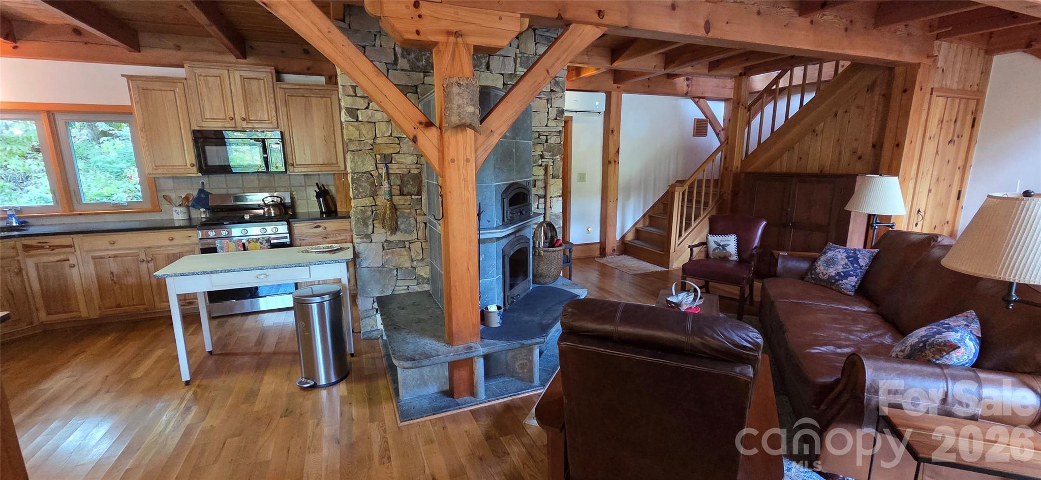 165 Winding Trail — Burnsville