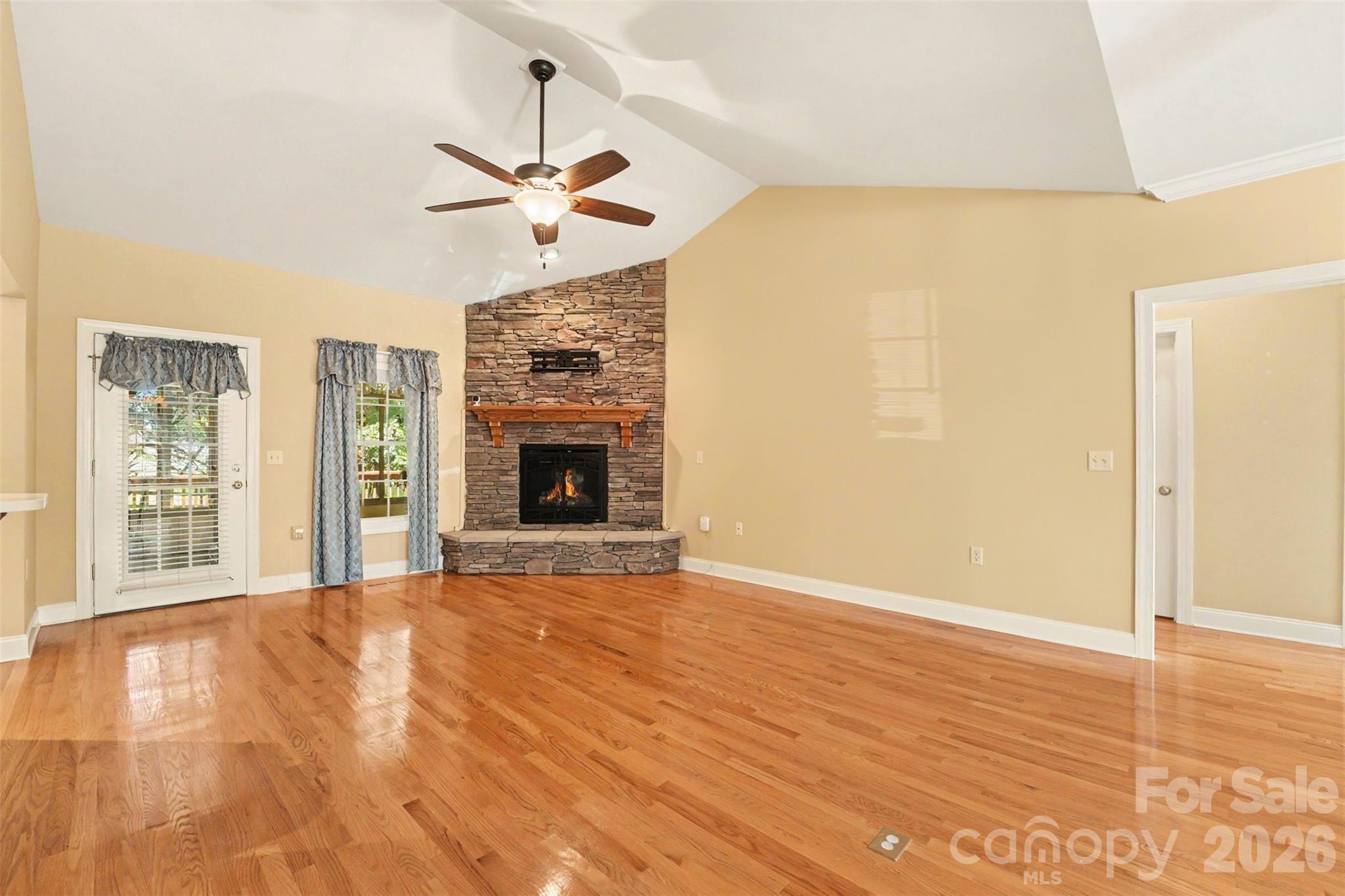 3563 Wandering Lane NE #33 — Hickory