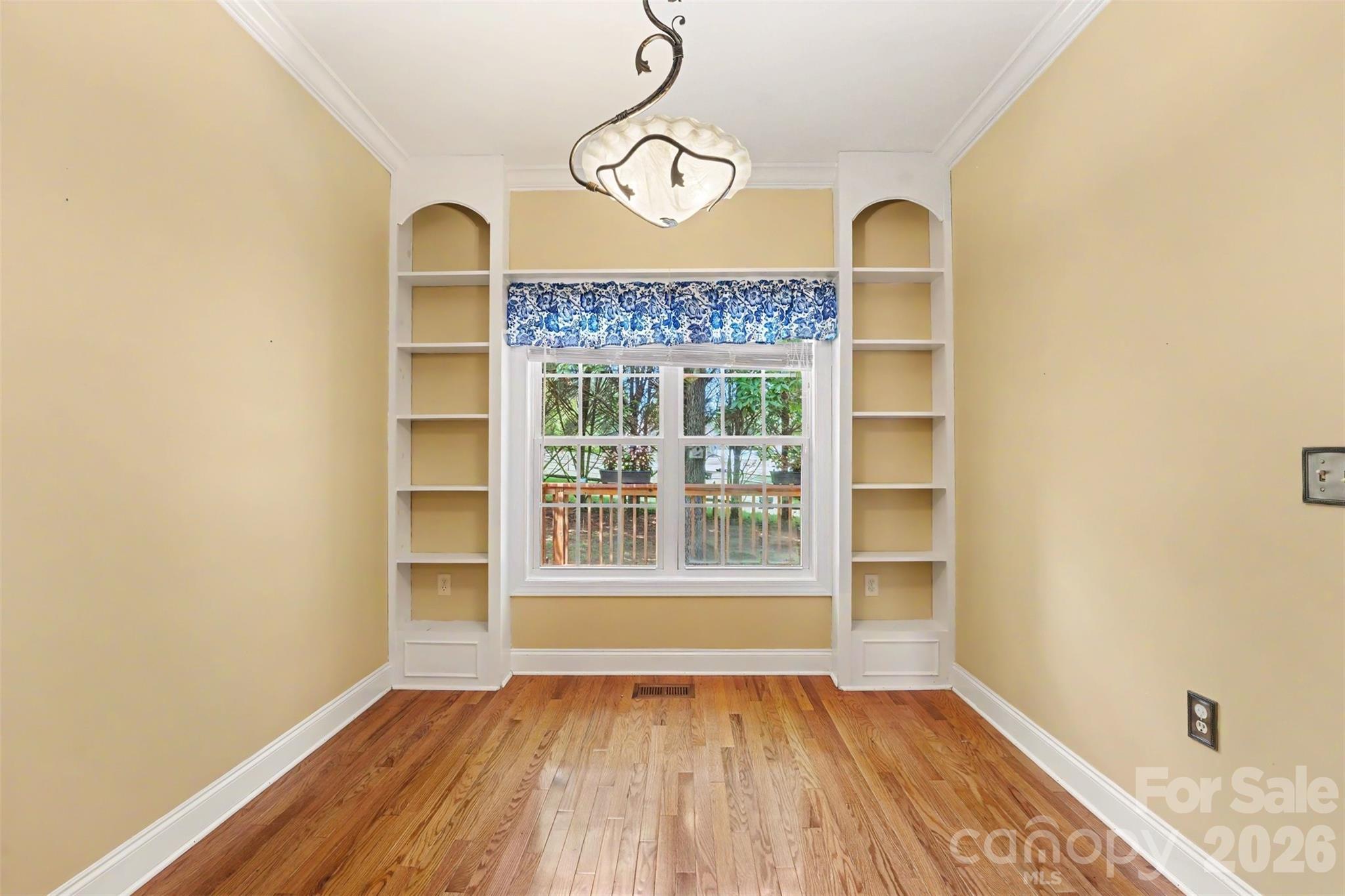 3563 Wandering Lane NE #33 — Hickory