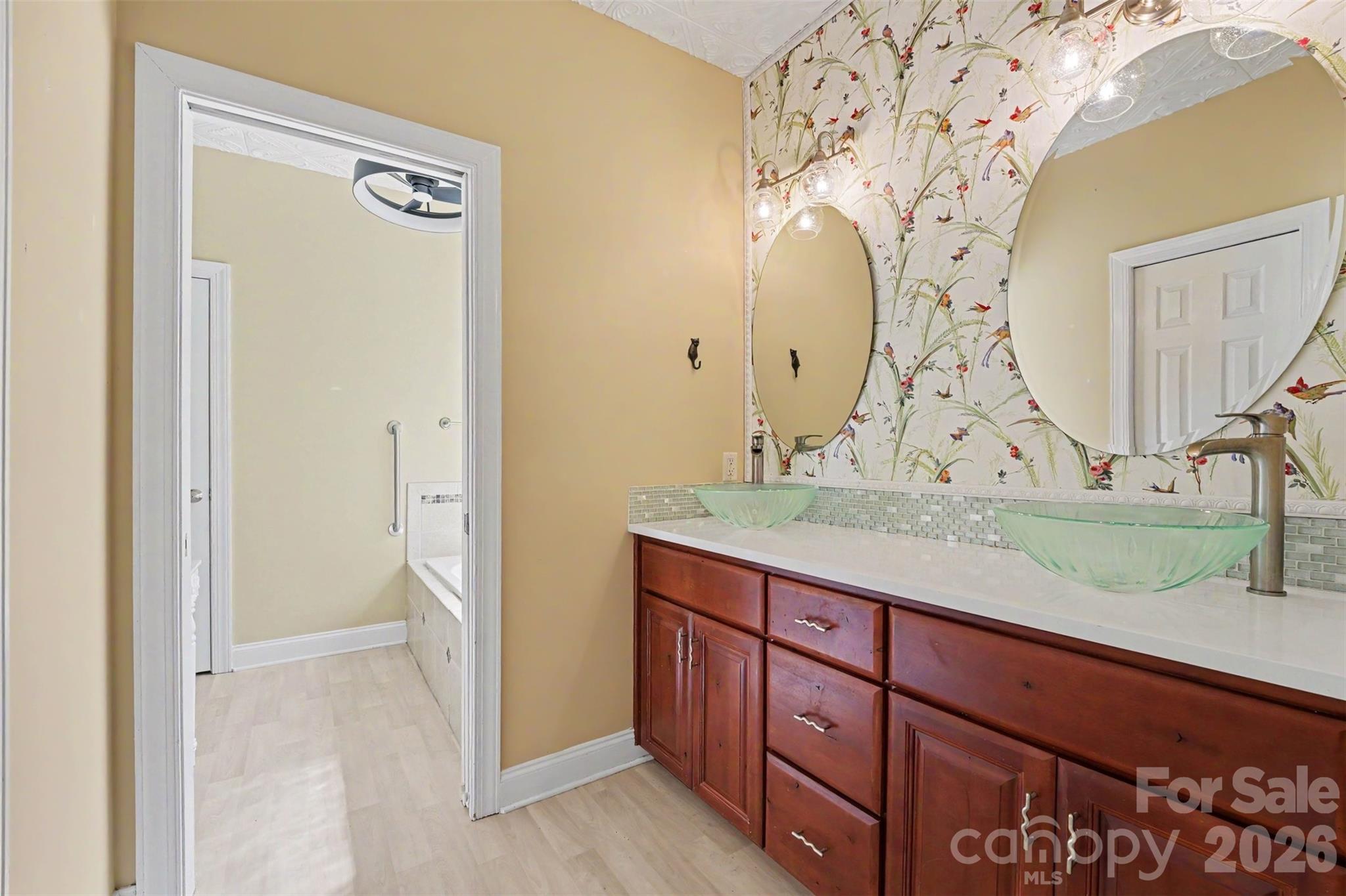 3563 Wandering Lane NE #33 — Hickory