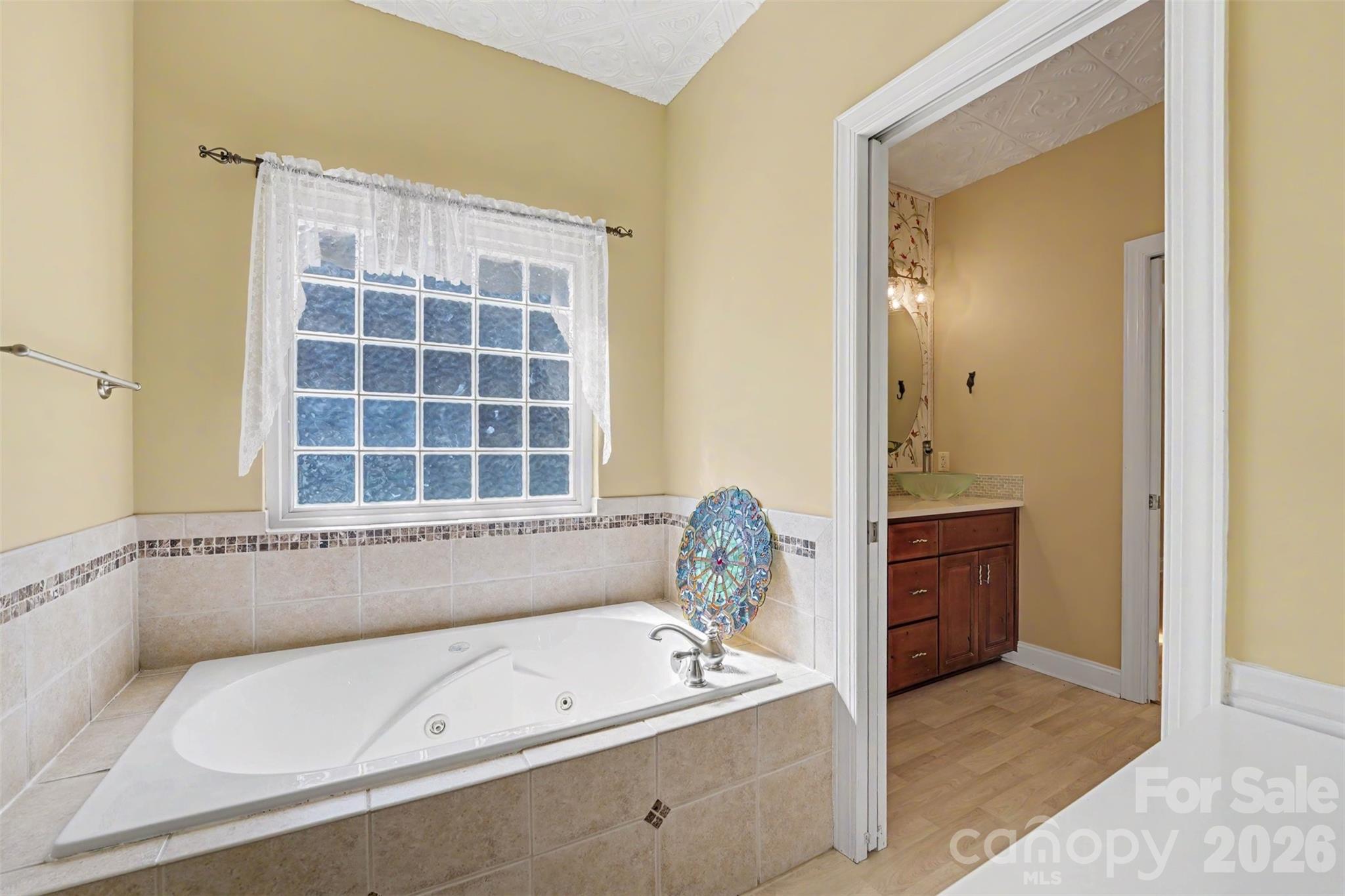 3563 Wandering Lane NE #33 — Hickory