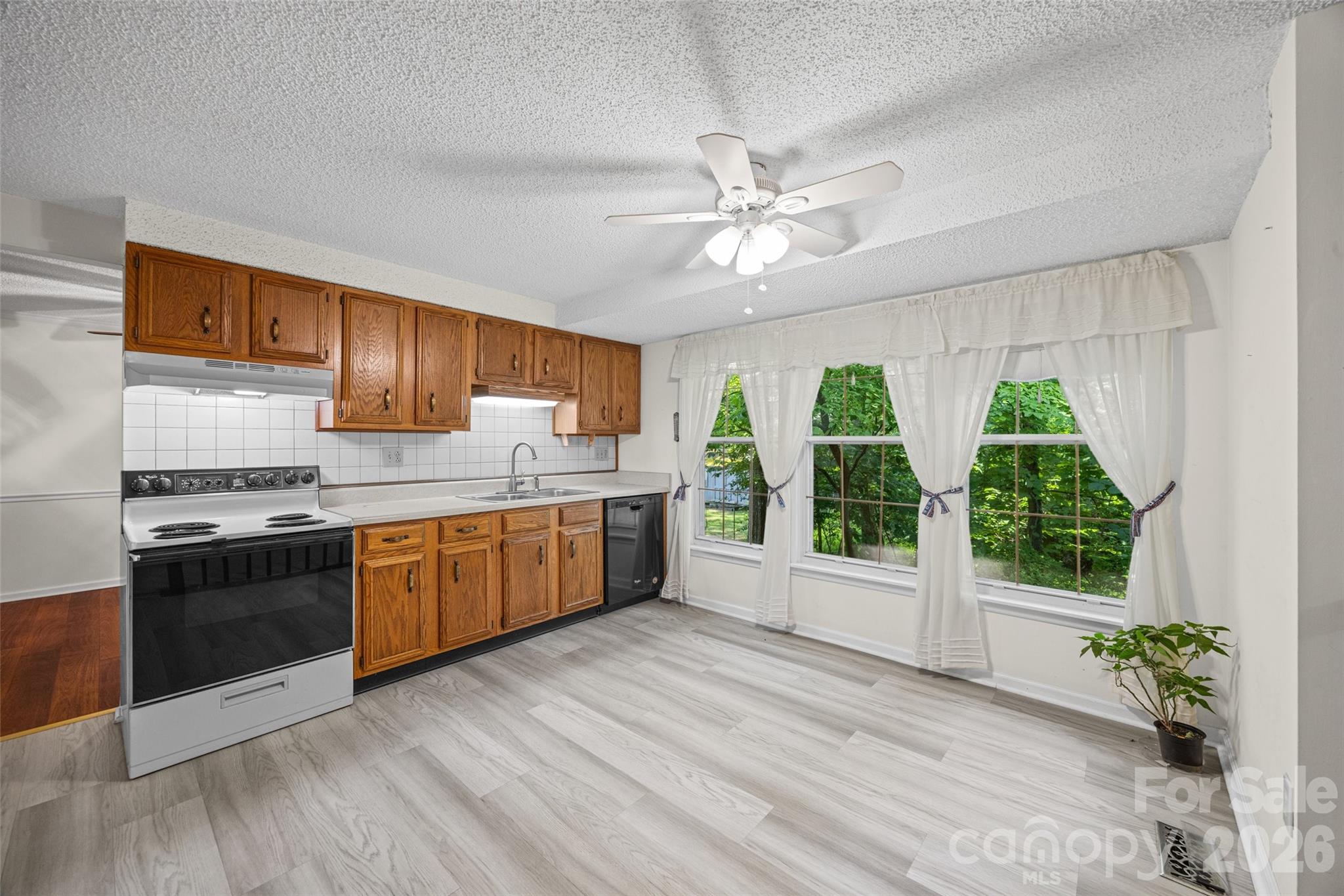 6632 Wagon Oak Road — Charlotte