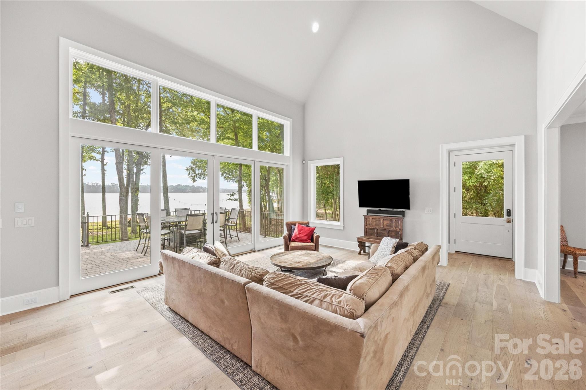 5080 Tioga Road — Clover