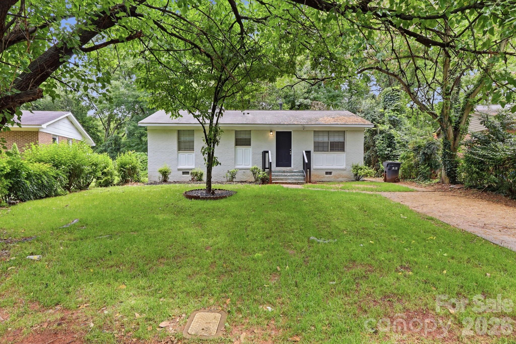 2121 Longleaf Drive — Charlotte