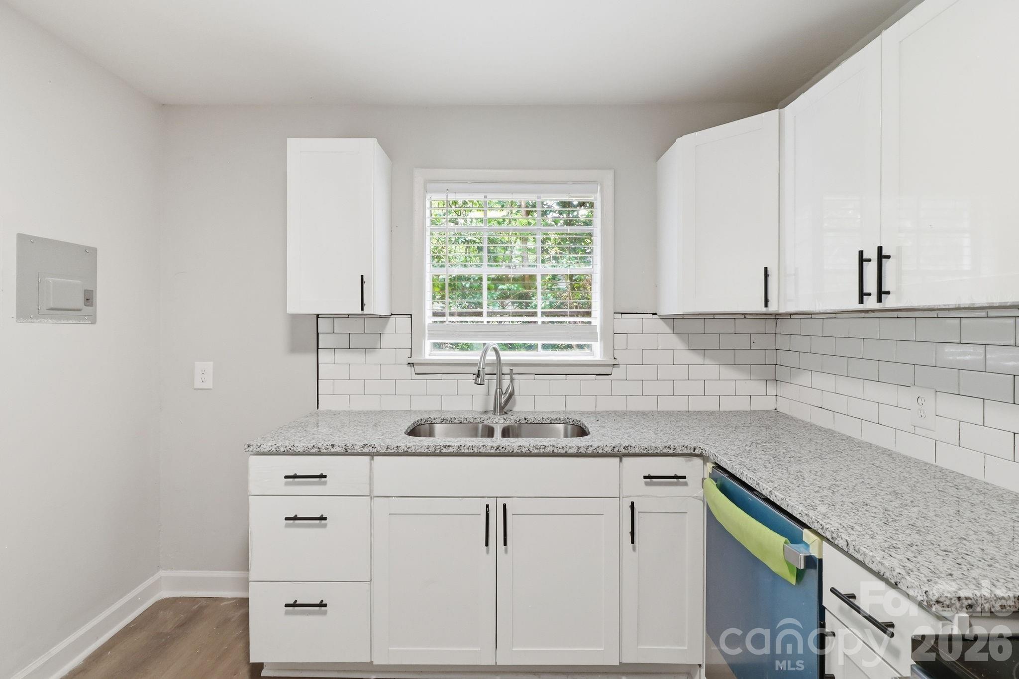 2121 Longleaf Drive — Charlotte
