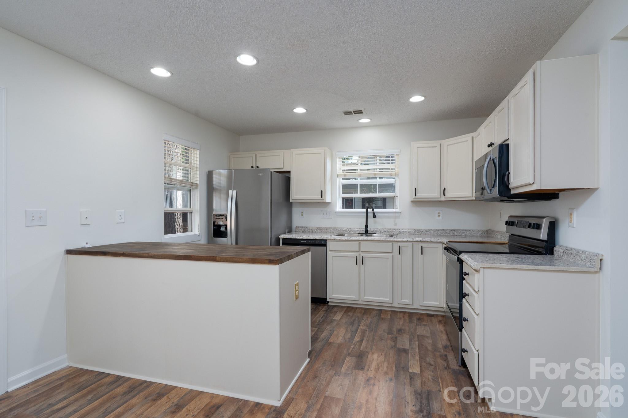 6491 Saint Bernard Way — Charlotte