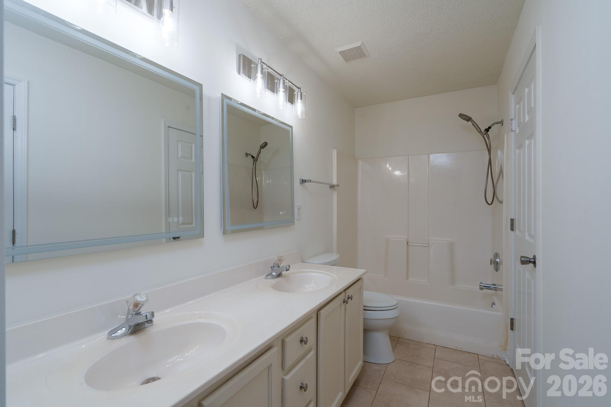 6491 Saint Bernard Way — Charlotte