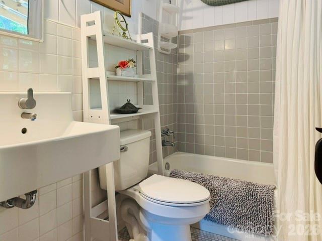 23 Leatherwood Lane — Hendersonville