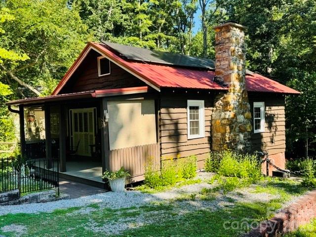 23 Leatherwood Lane — Hendersonville