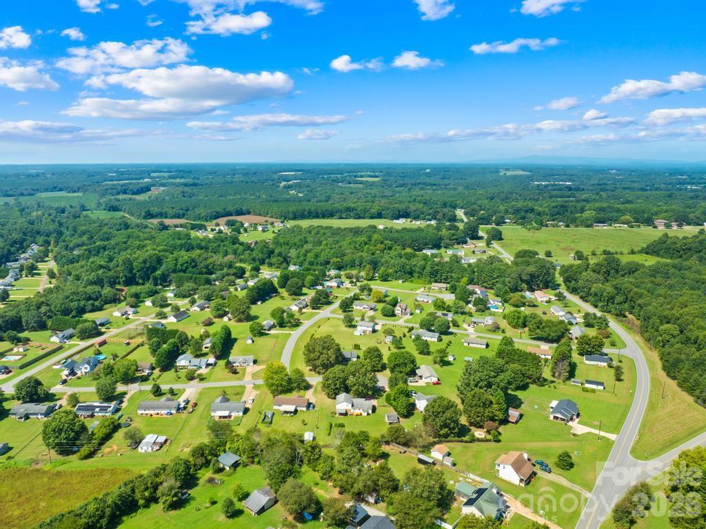 910 Lyndsey Brooke Court — Lincolnton