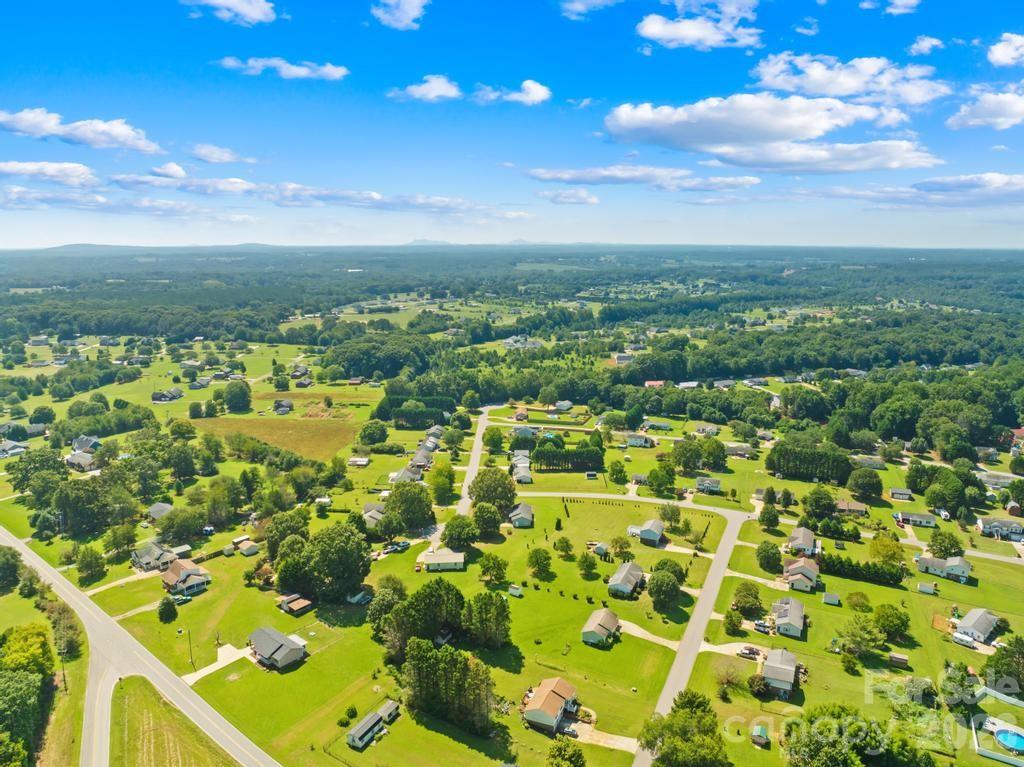 910 Lyndsey Brooke Court — Lincolnton