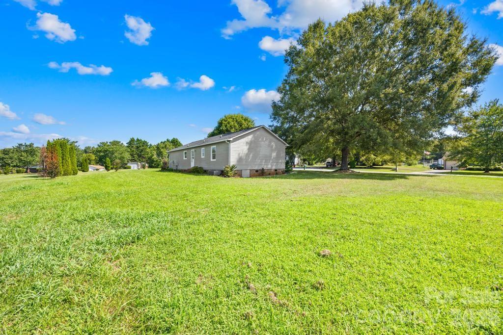 910 Lyndsey Brooke Court — Lincolnton