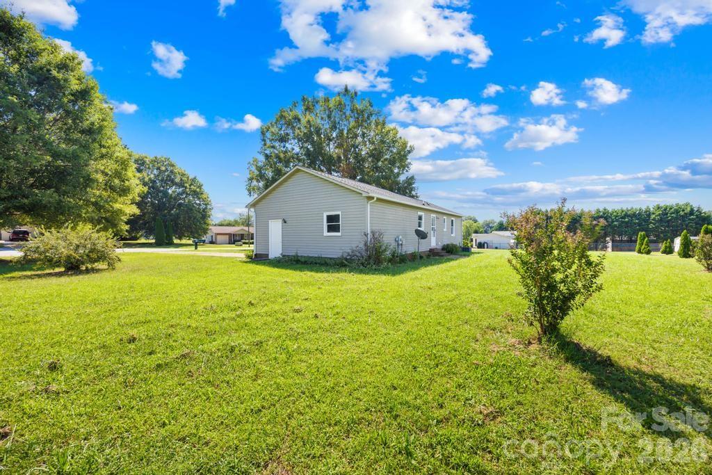 910 Lyndsey Brooke Court — Lincolnton