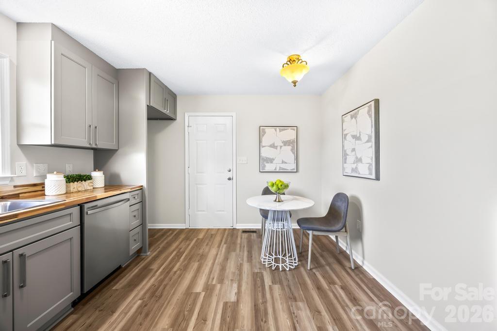 910 Lyndsey Brooke Court — Lincolnton