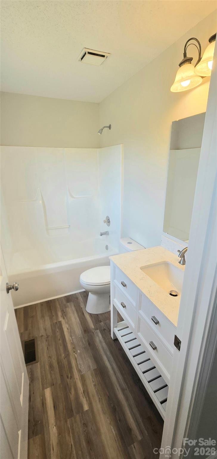 910 Lyndsey Brooke Court — Lincolnton