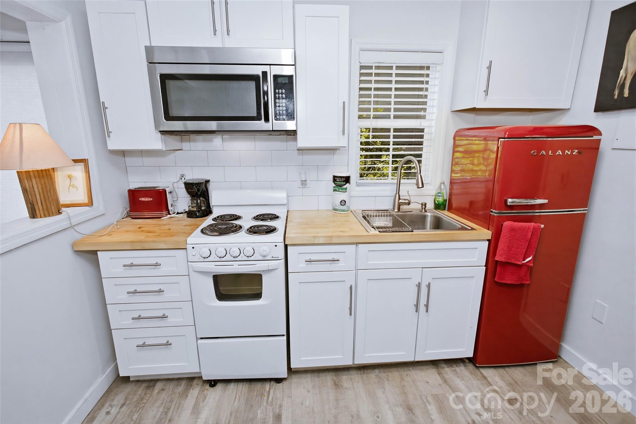 24 Rhododendron Drive — Asheville