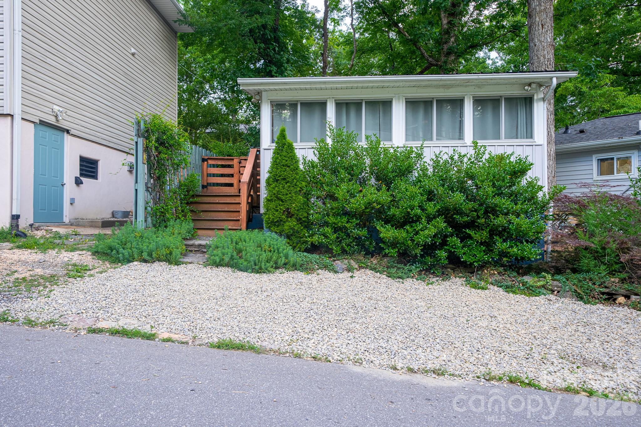 24 Rhododendron Drive — Asheville