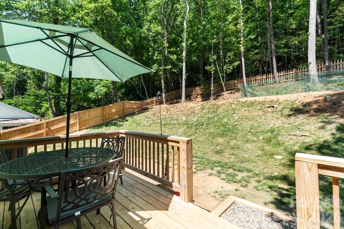 98 Dryid Hill Road — Swannanoa