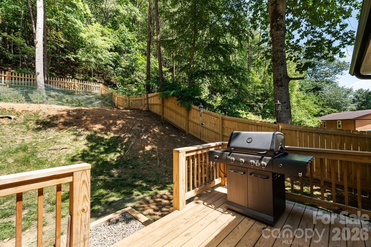 98 Dryid Hill Road — Swannanoa