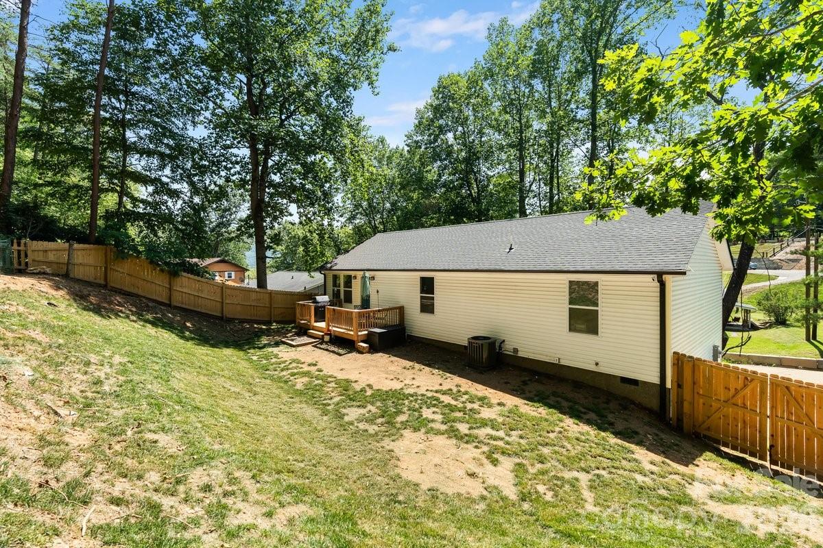 98 Dryid Hill Road — Swannanoa