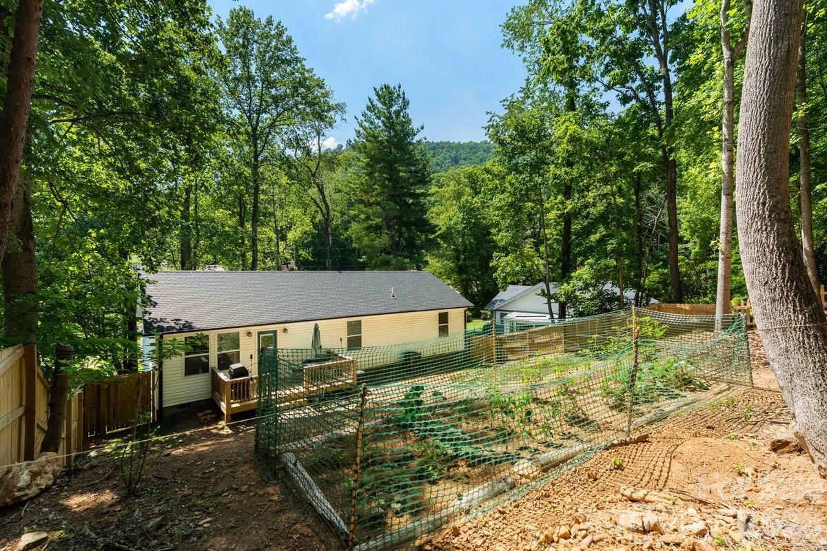 98 Dryid Hill Road — Swannanoa