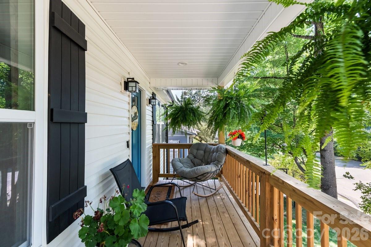 98 Dryid Hill Road — Swannanoa