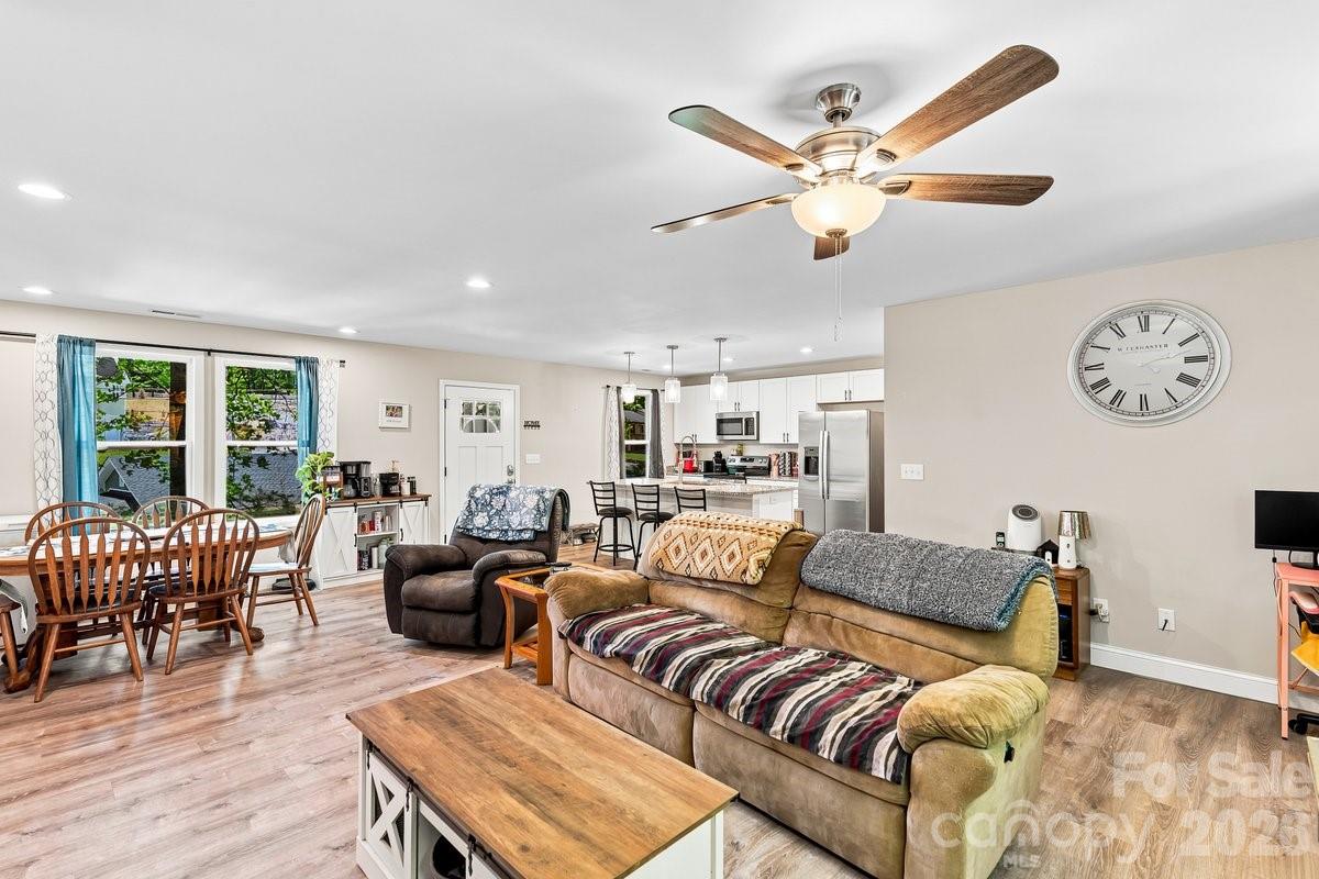 98 Dryid Hill Road — Swannanoa