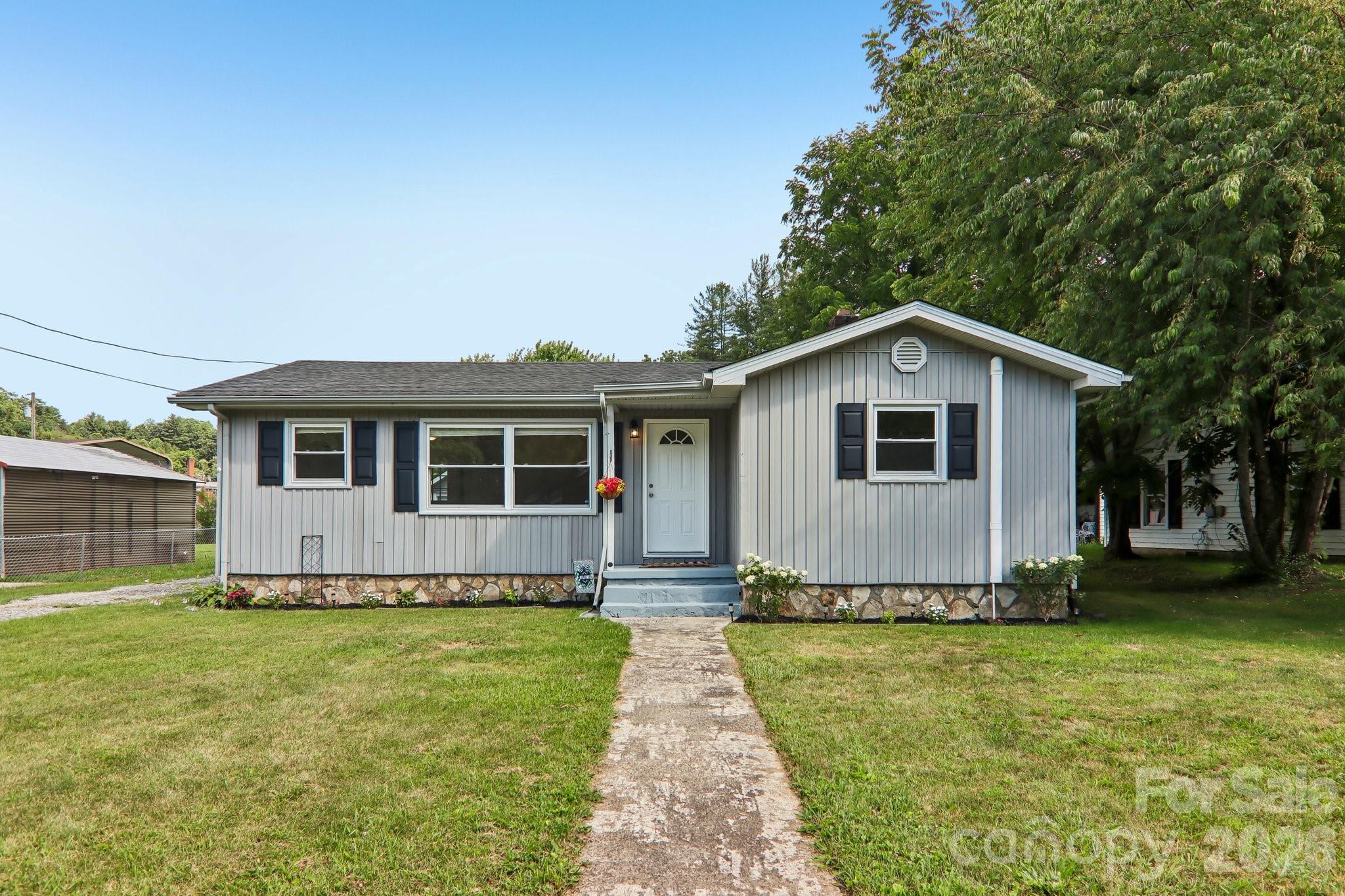 363 Killian Street — Waynesville