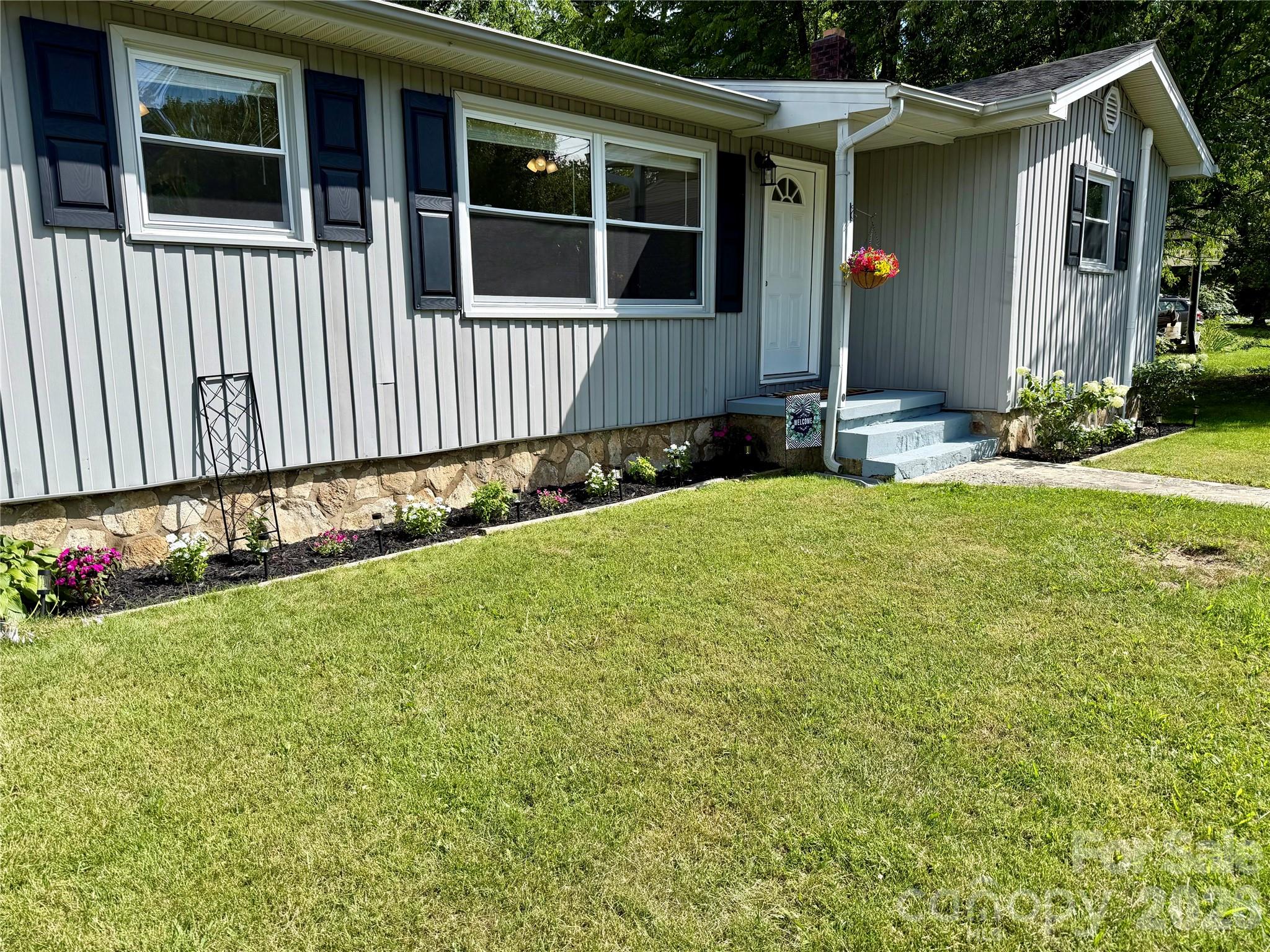 363 Killian Street — Waynesville