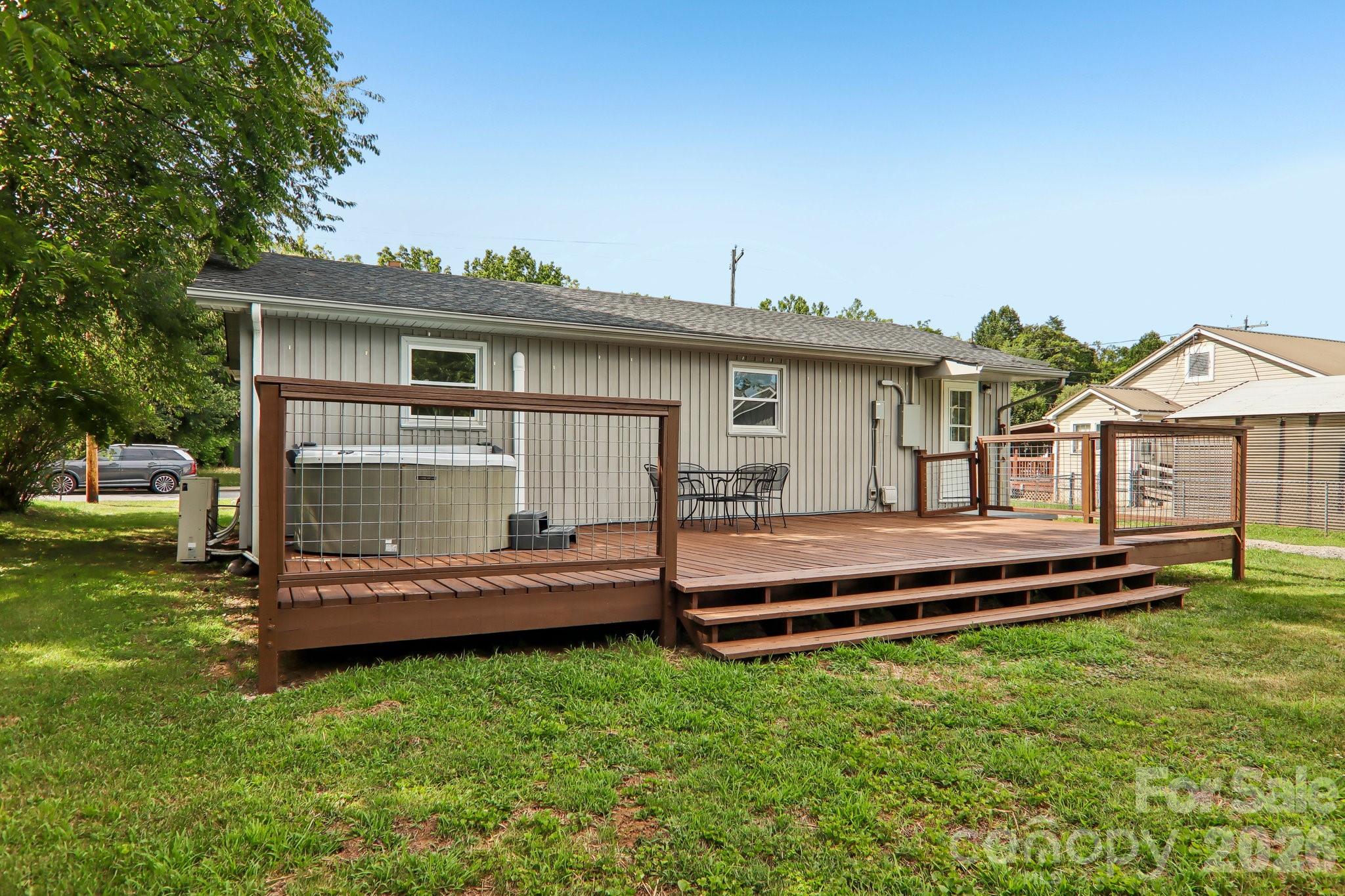363 Killian Street — Waynesville