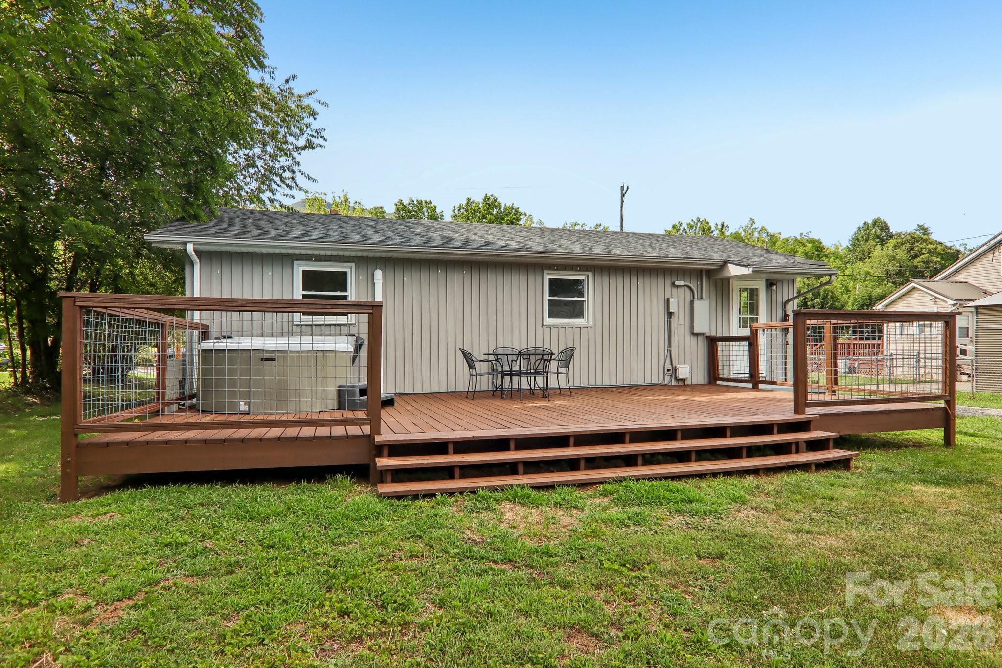 363 Killian Street — Waynesville