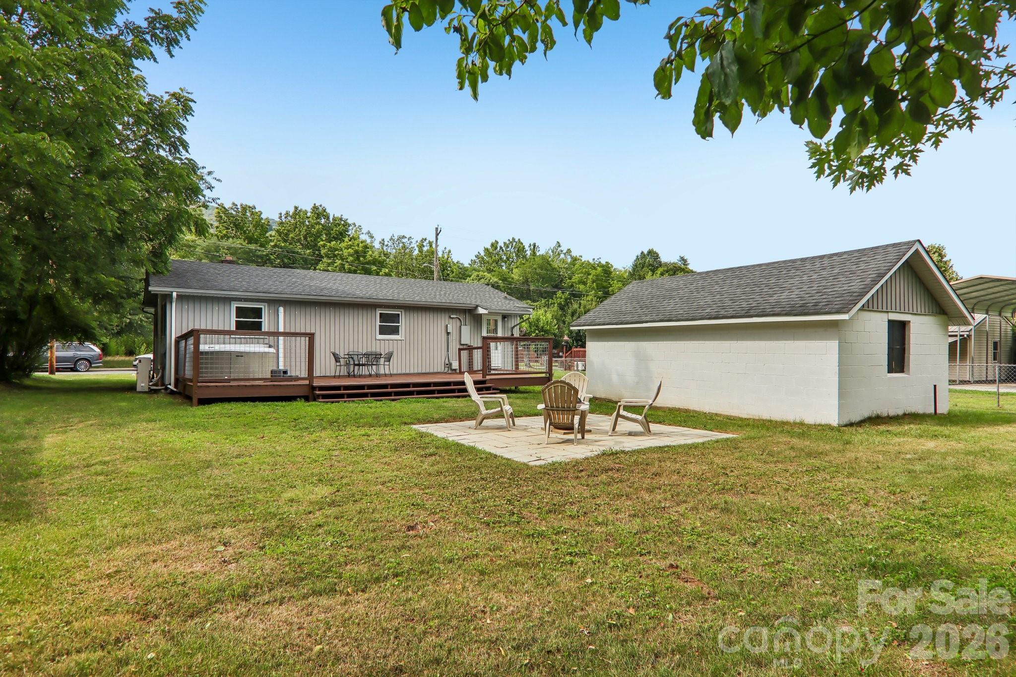 363 Killian Street — Waynesville