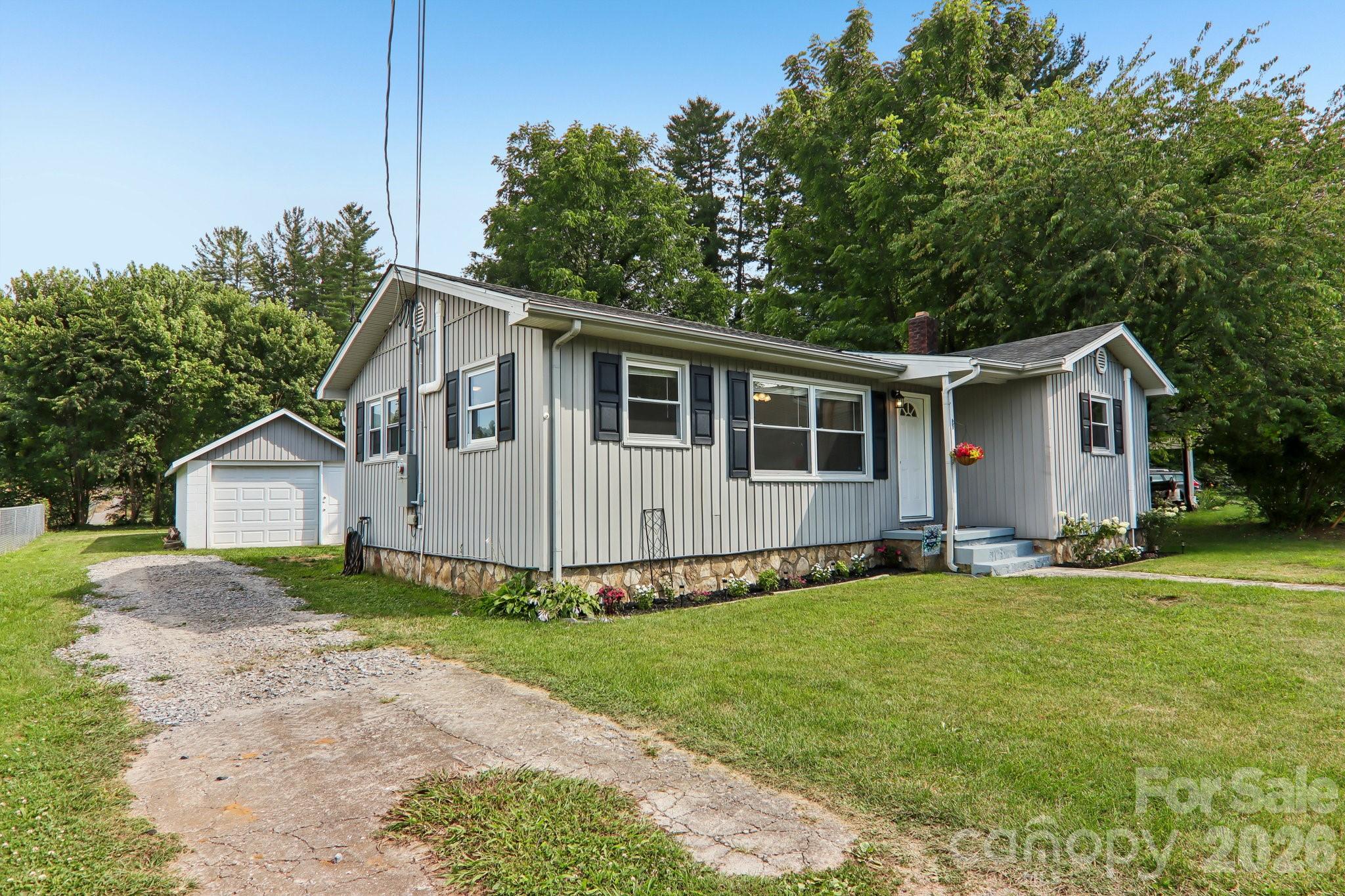 363 Killian Street — Waynesville