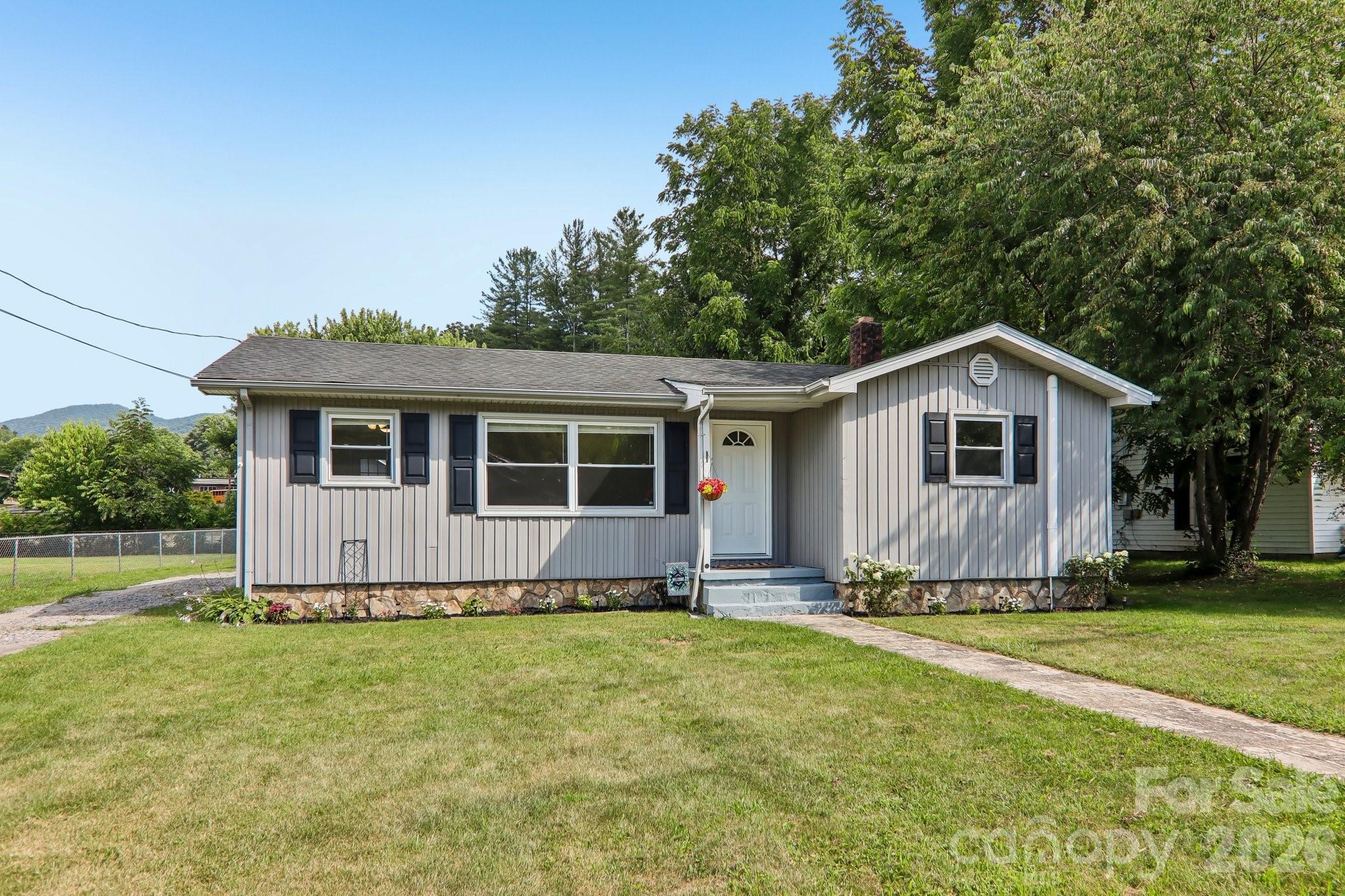 363 Killian Street — Waynesville