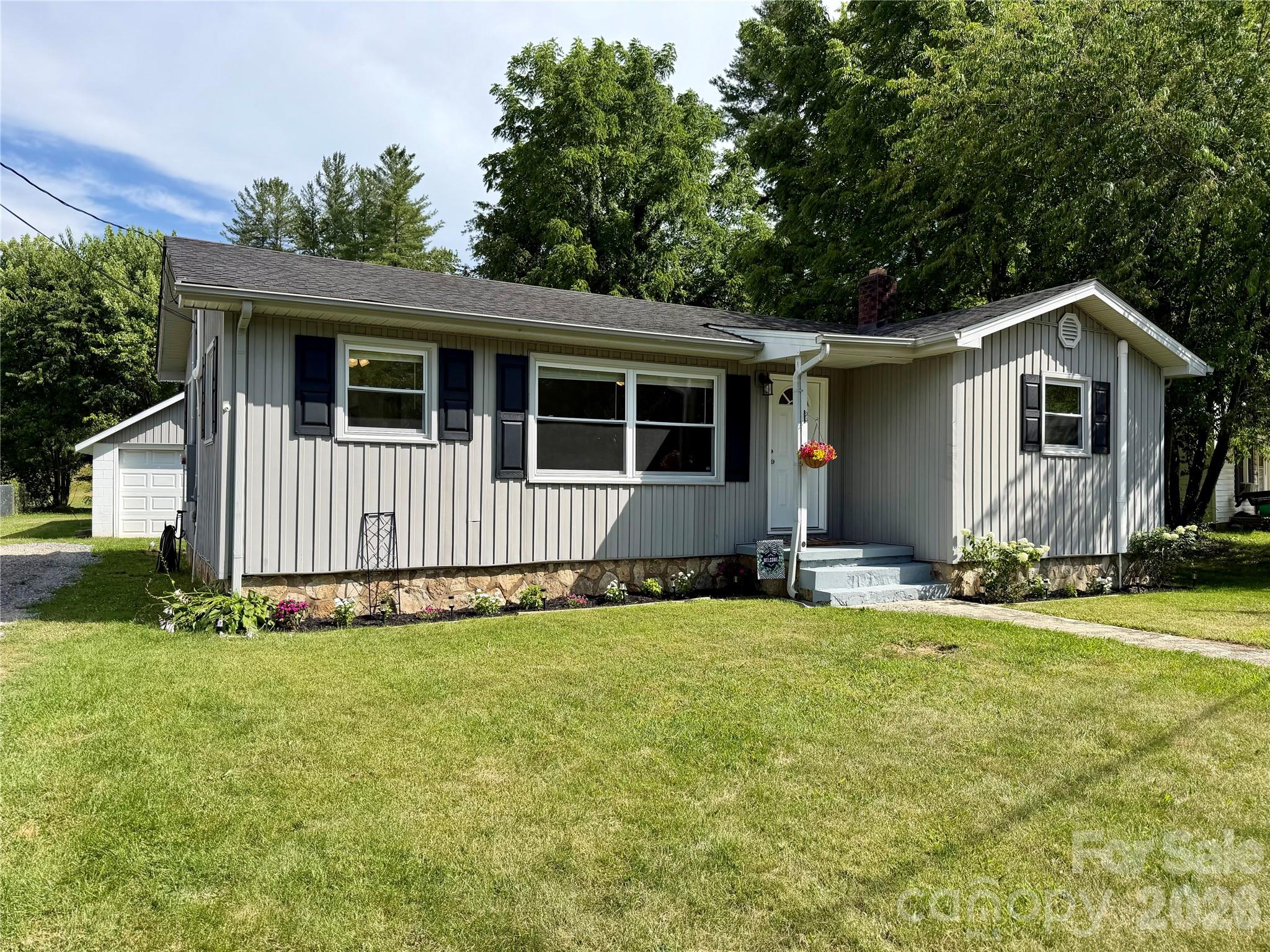 363 Killian Street — Waynesville