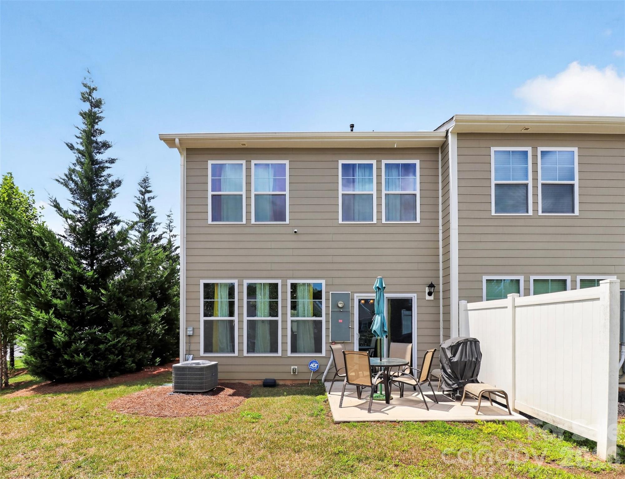 1019 Chicory Trace — Clover