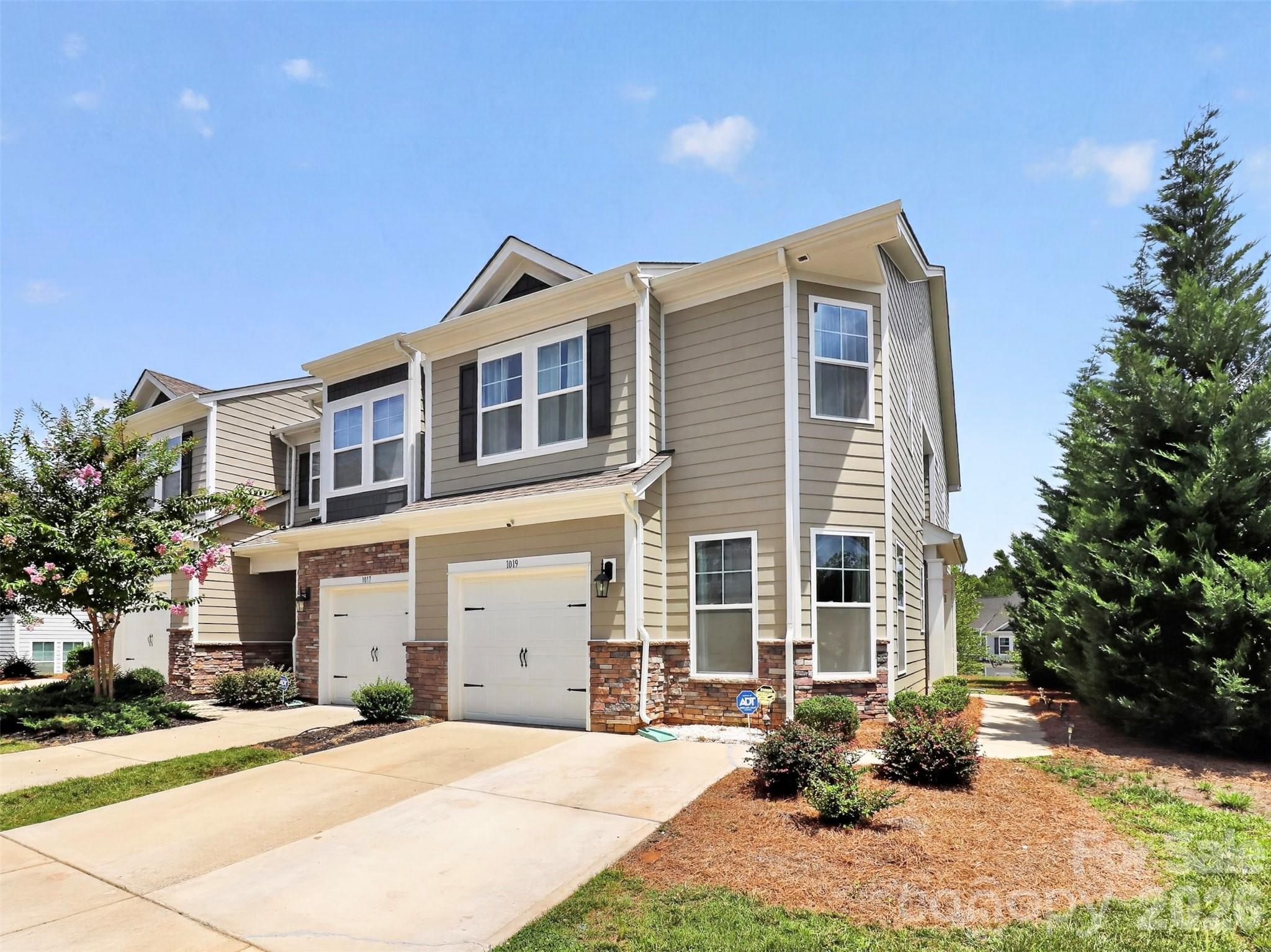 1019 Chicory Trace — Clover