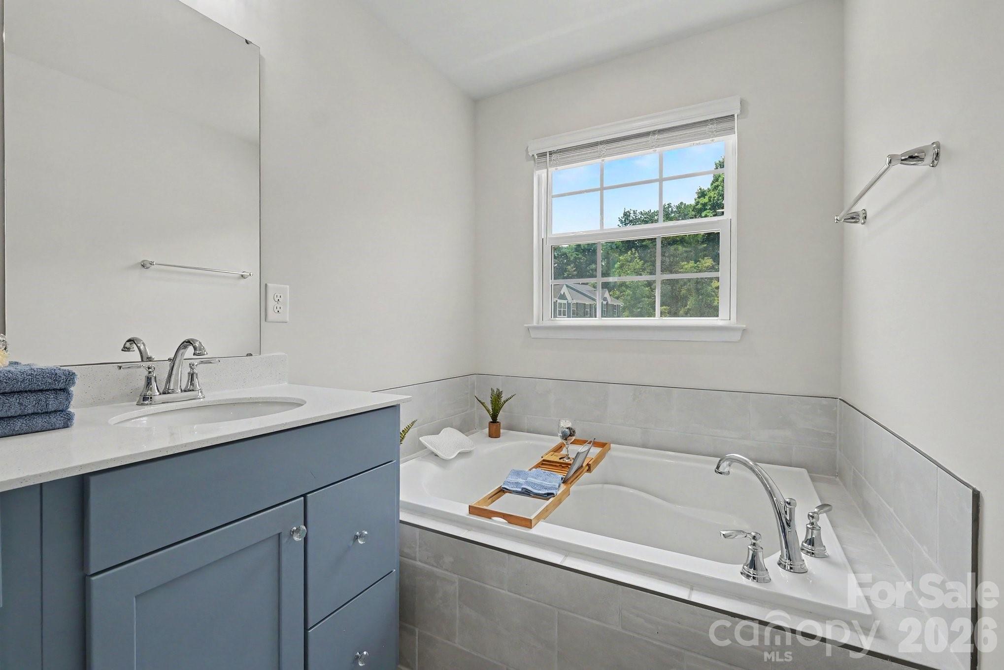 521 Moondance Drive — Gastonia