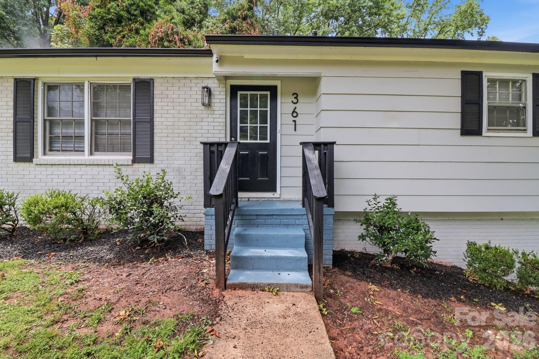 361 Sleepy Hollow Road — Charlotte