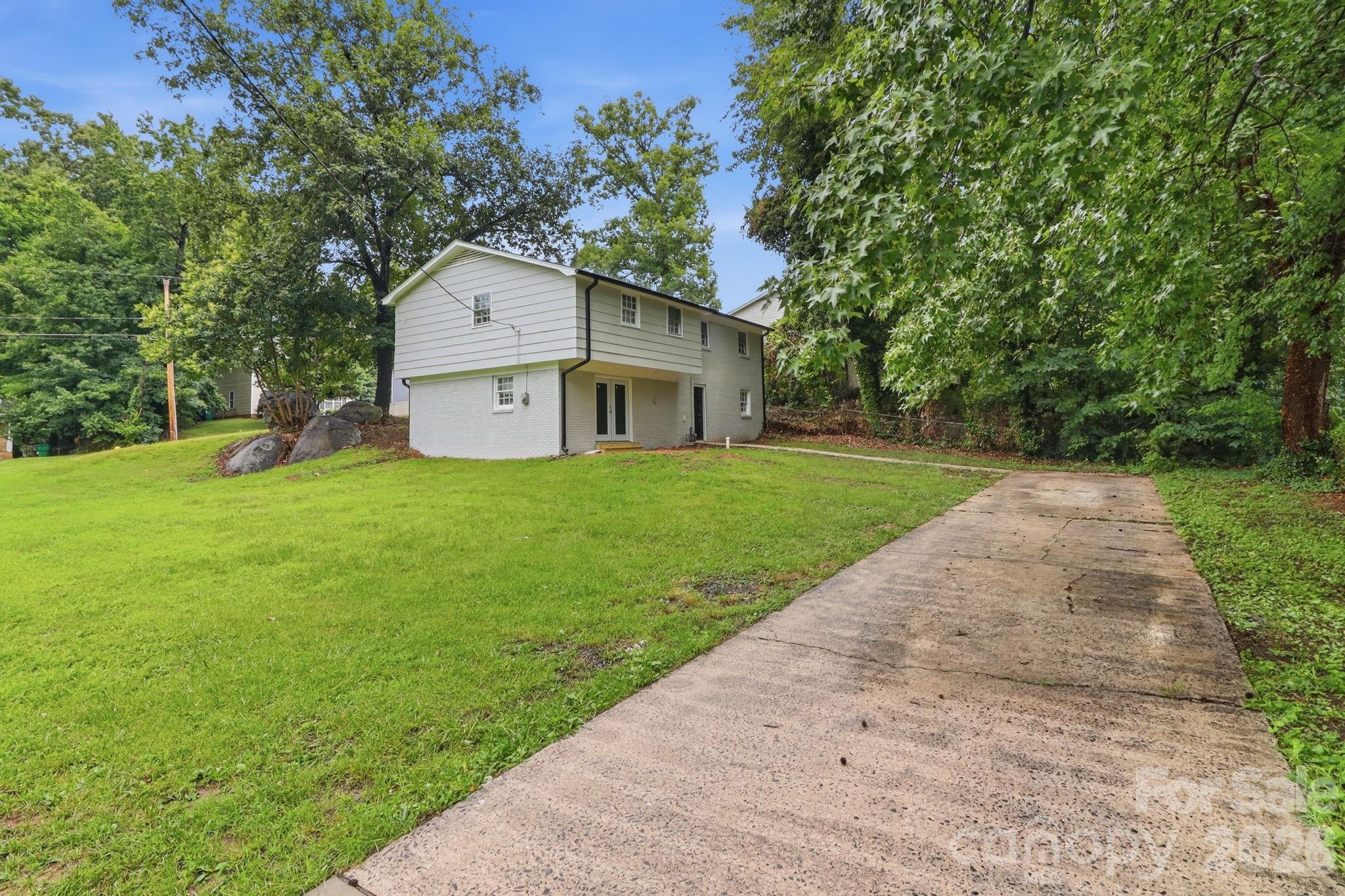 361 Sleepy Hollow Road — Charlotte