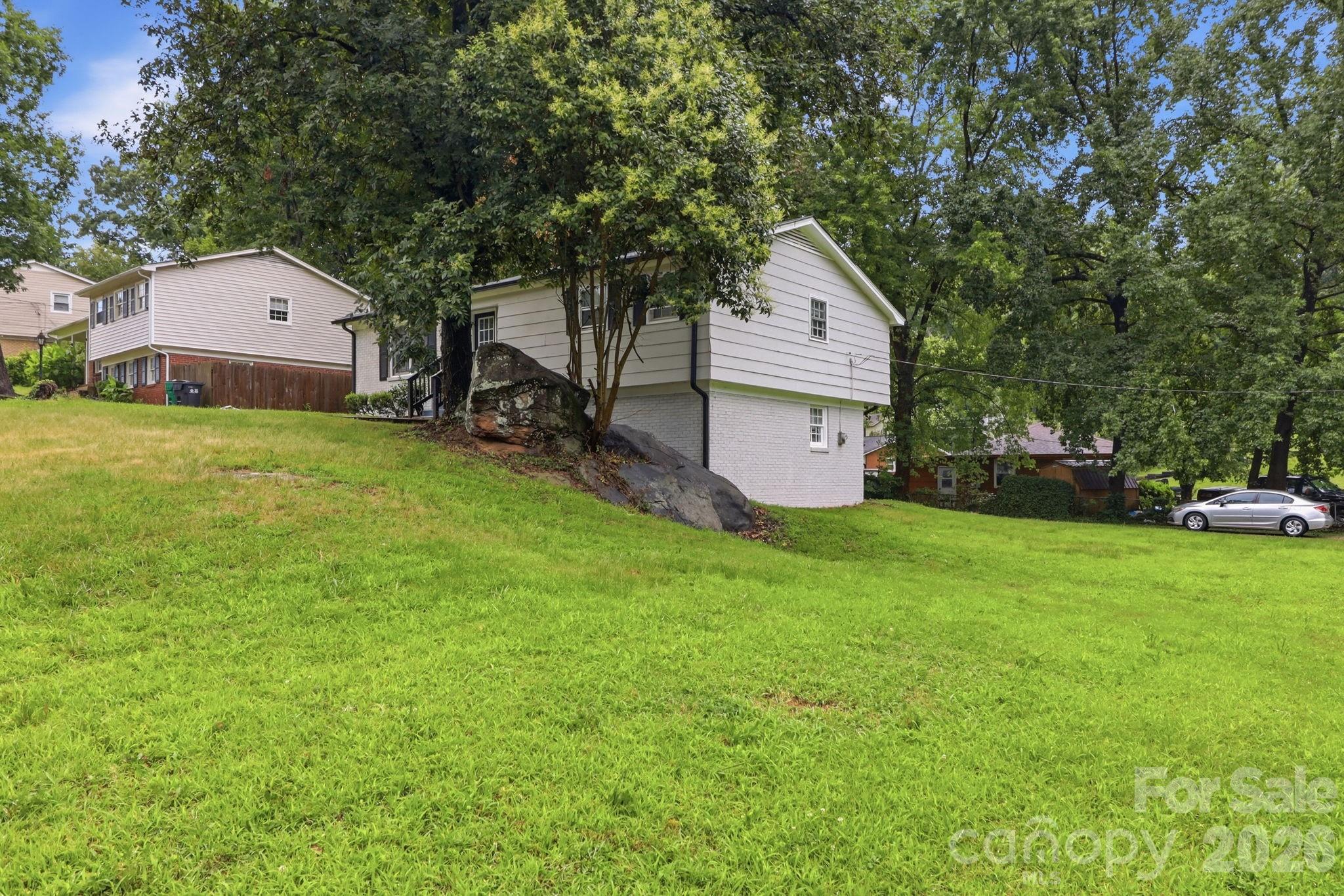 361 Sleepy Hollow Road — Charlotte
