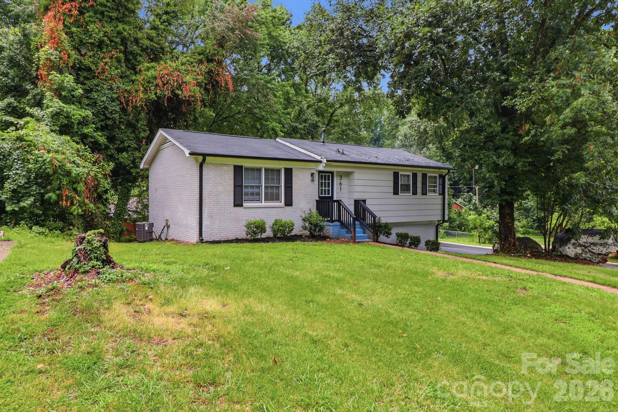 361 Sleepy Hollow Road — Charlotte