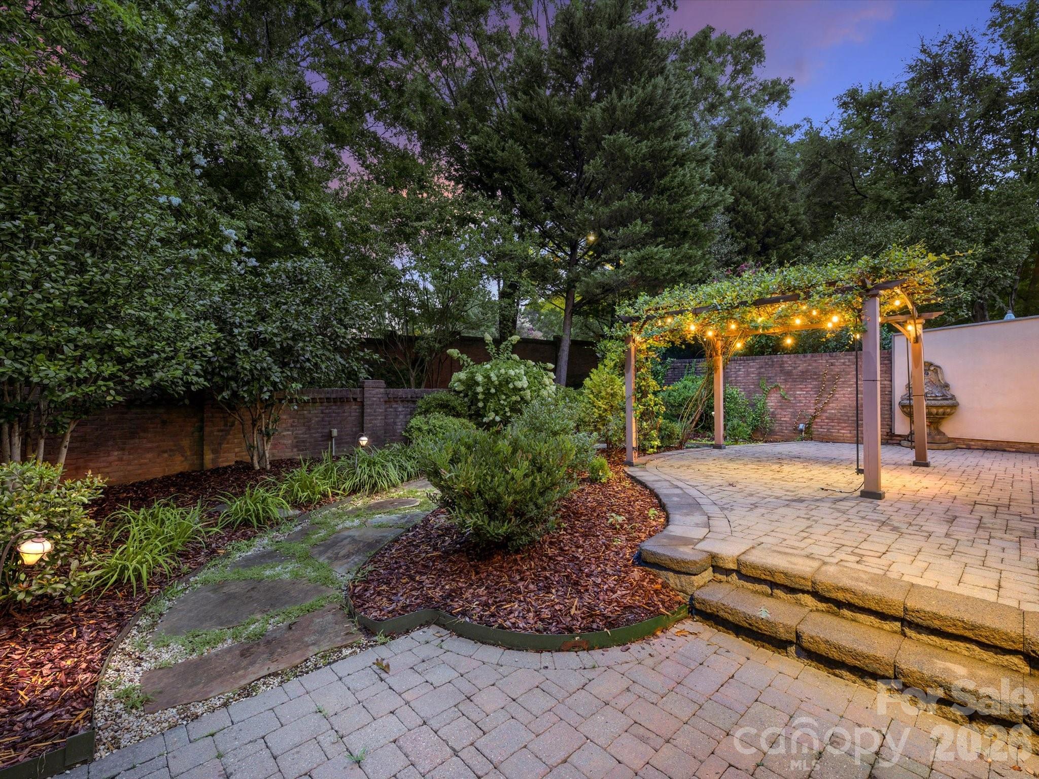 5719 Ballinard Lane — Charlotte