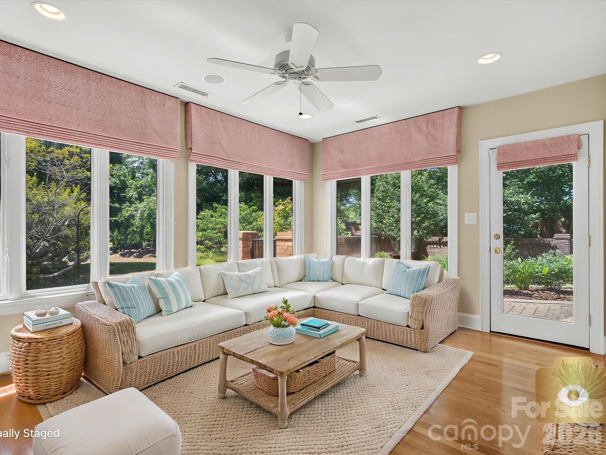 5719 Ballinard Lane — Charlotte