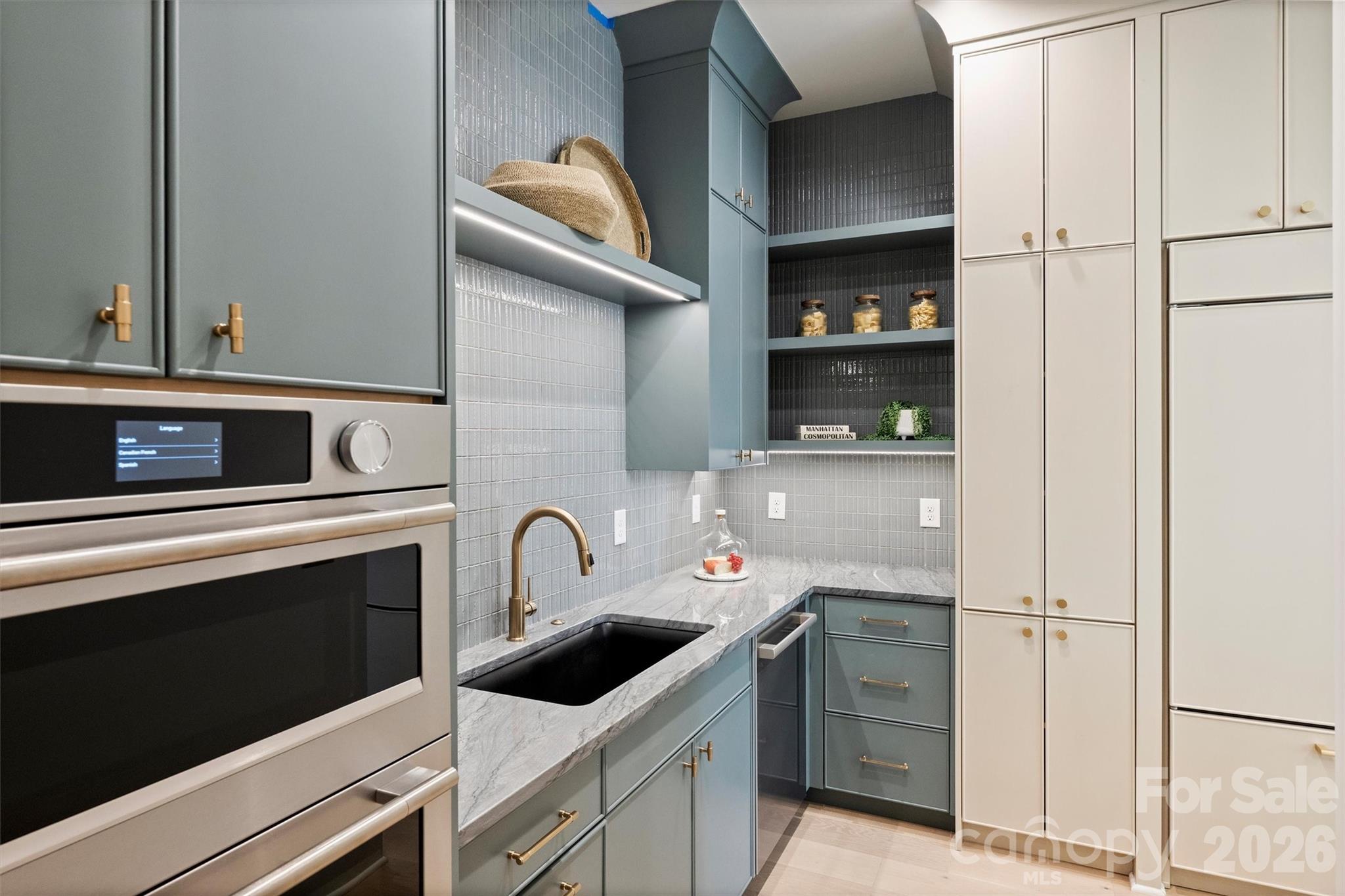 4816 Kelly Woods Lane — Charlotte