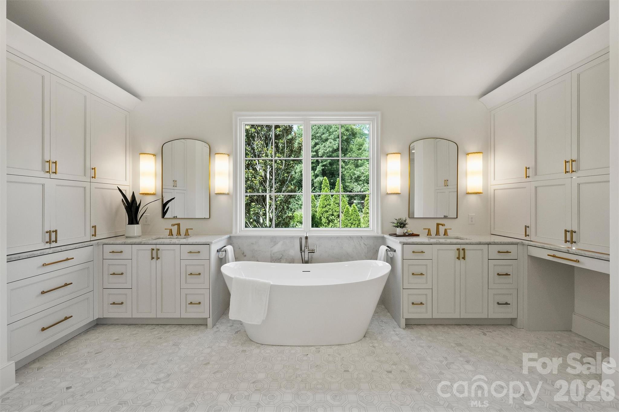 4816 Kelly Woods Lane — Charlotte
