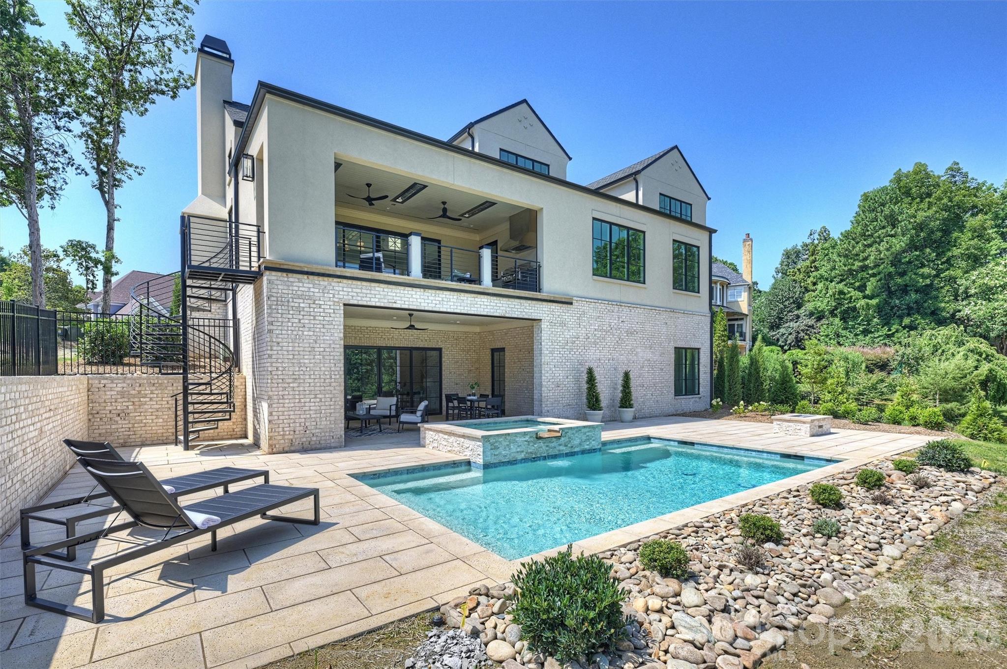 4816 Kelly Woods Lane — Charlotte