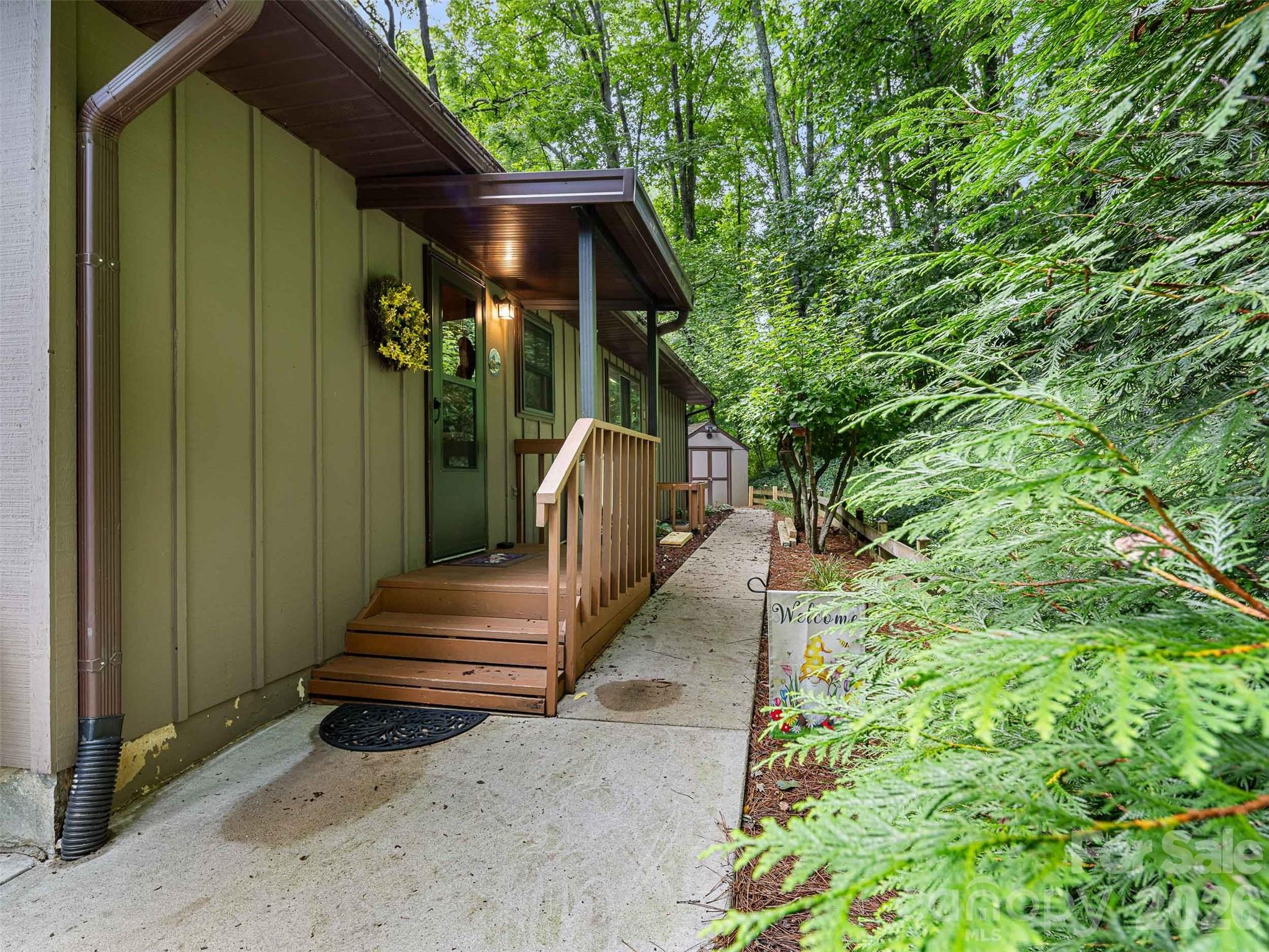 25 Anne Street — Lake Junaluska