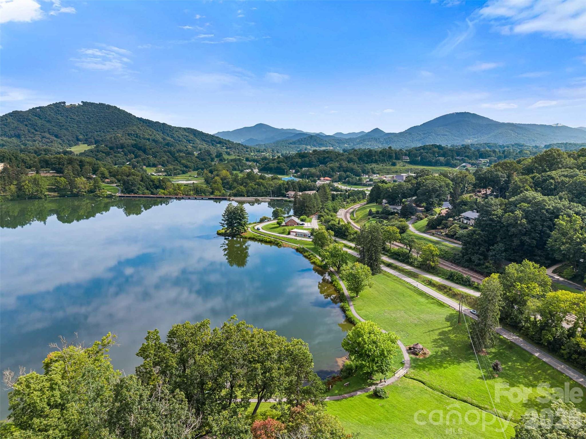 25 Anne Street — Lake Junaluska